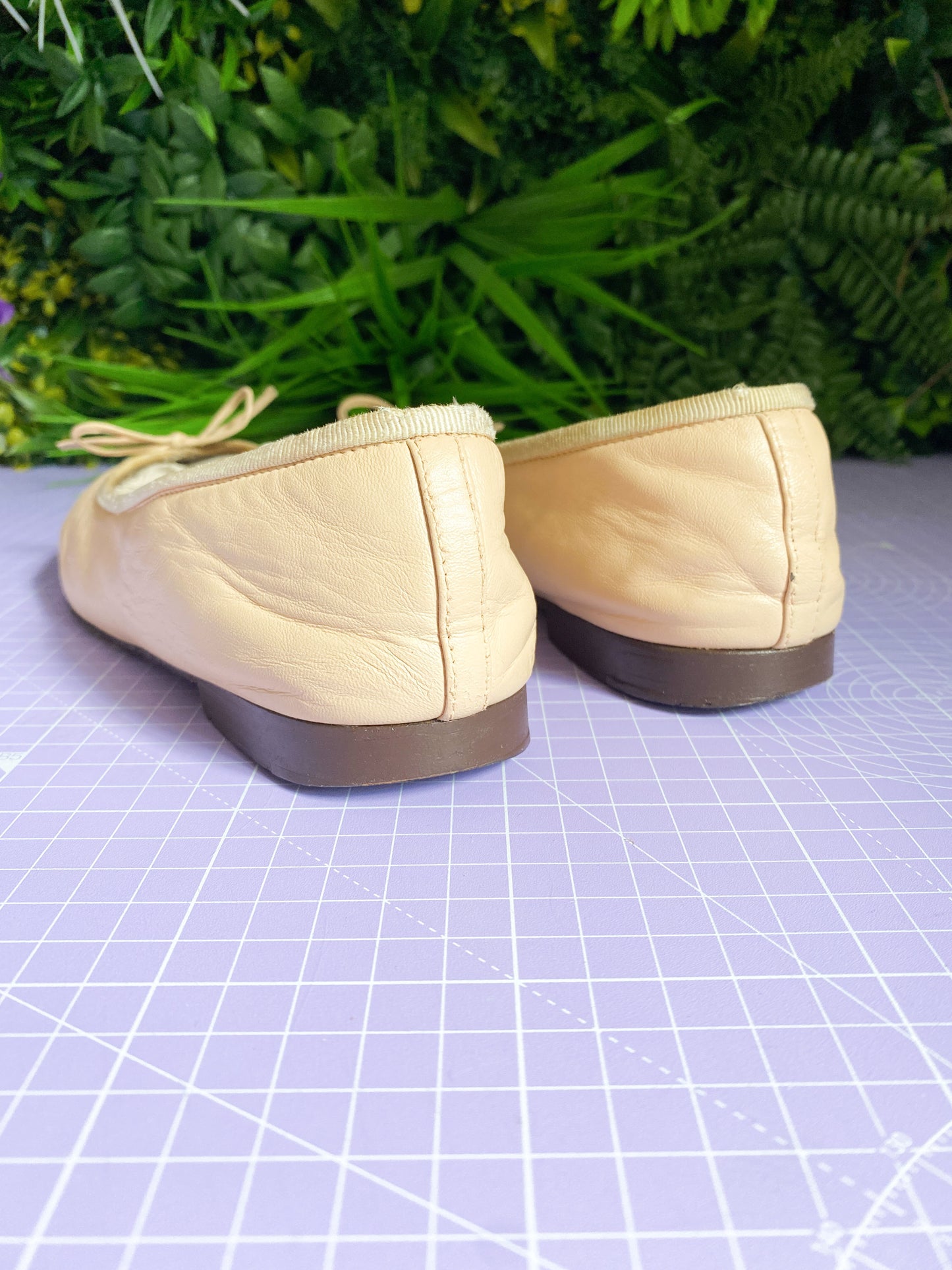 Chanel Beige Black Ballet Flats 38/5