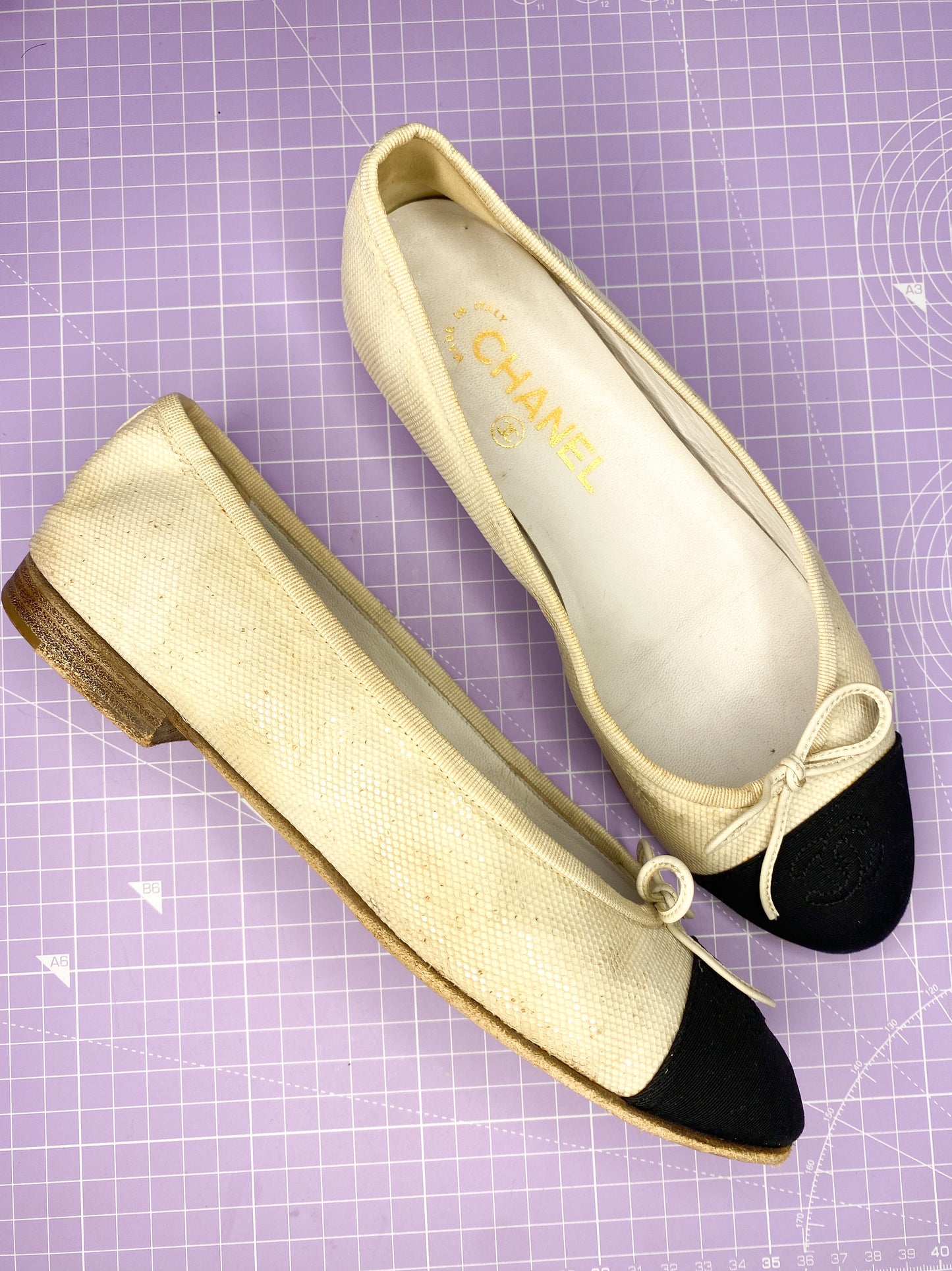 Chanel Ballet Flats in Beige Black 38C/5