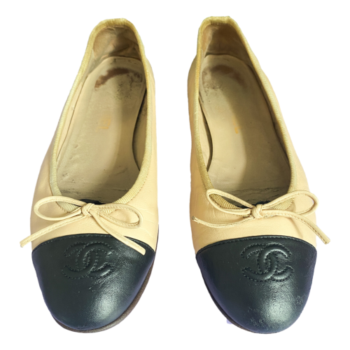 Chanel Beige Black Ballet Flats 38/5