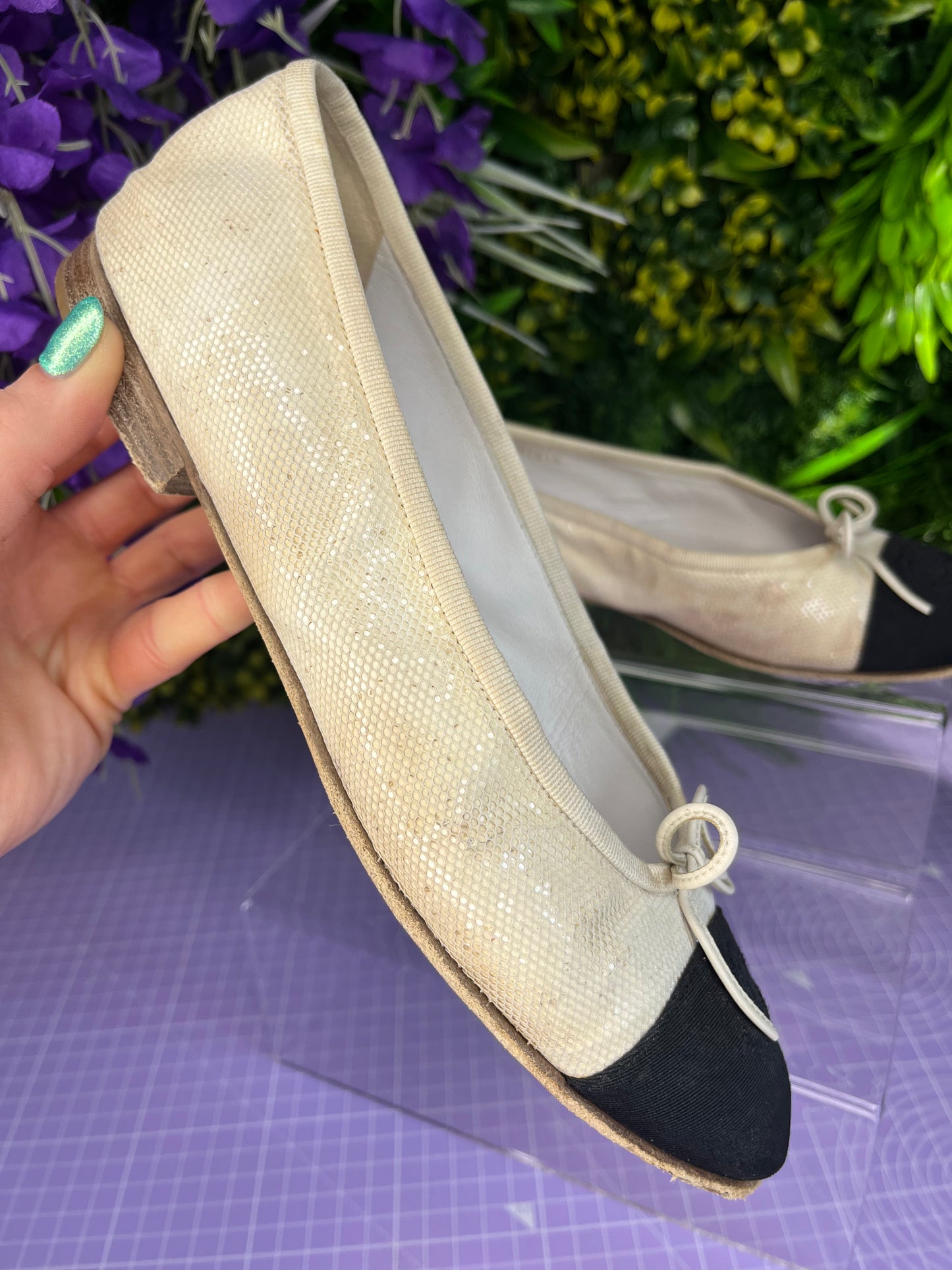 Chanel Ballet Flats in Beige Black 38C/5