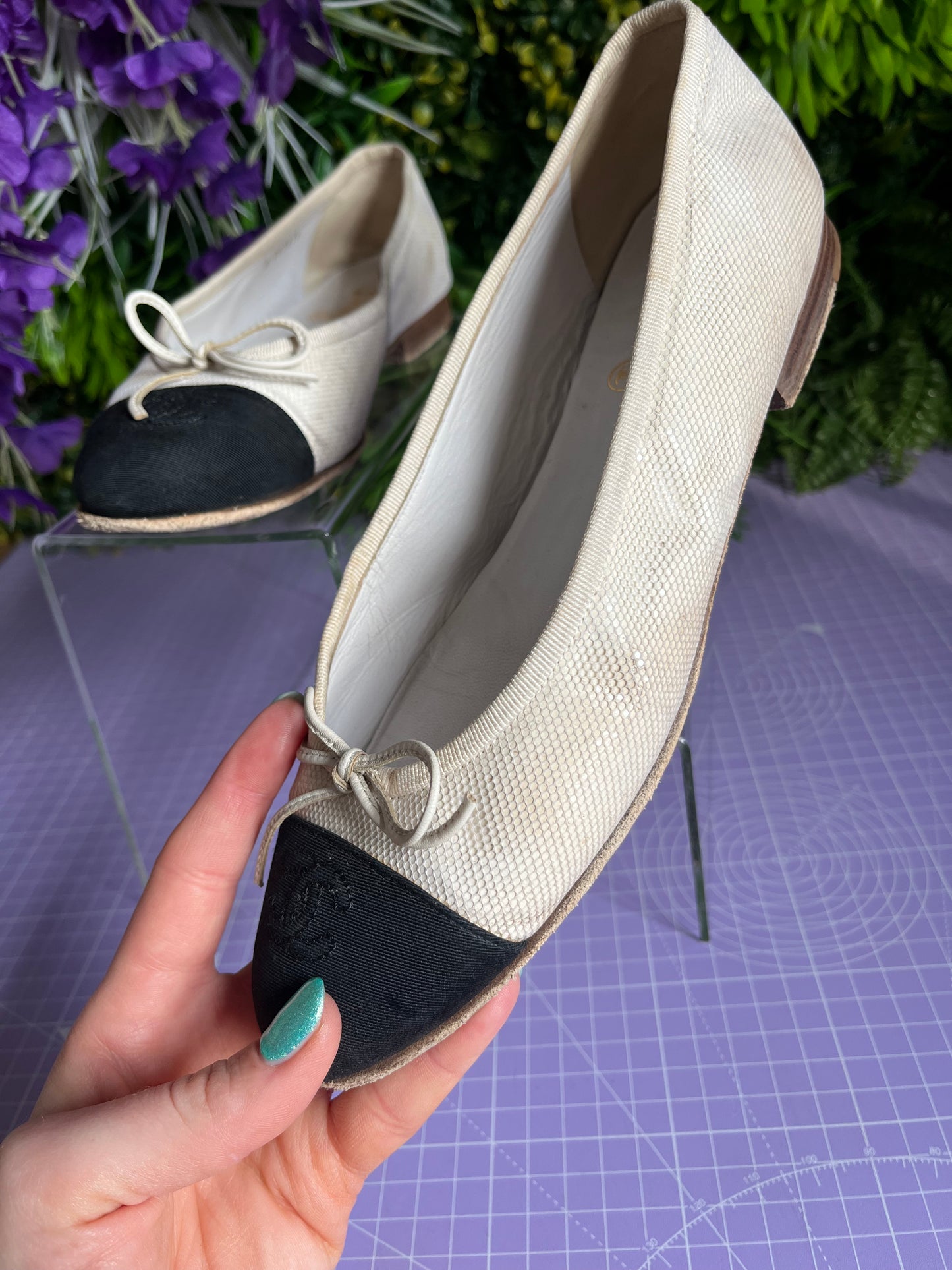 Chanel Ballet Flats in Beige Black 38C/5